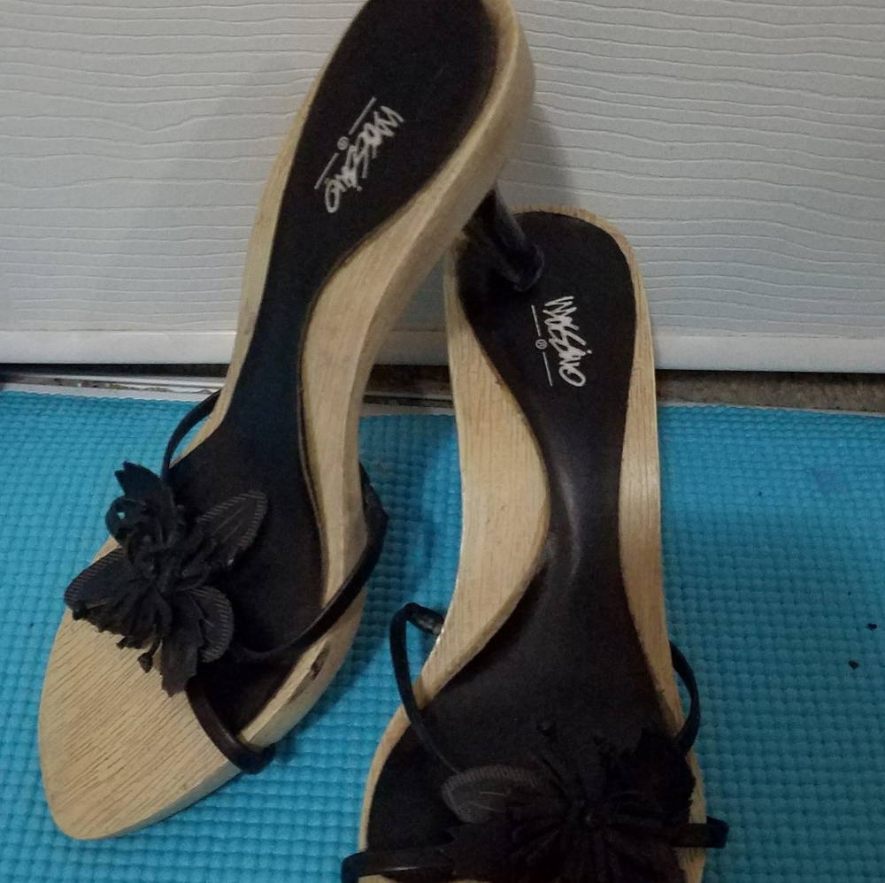 Size 7 healed sandle